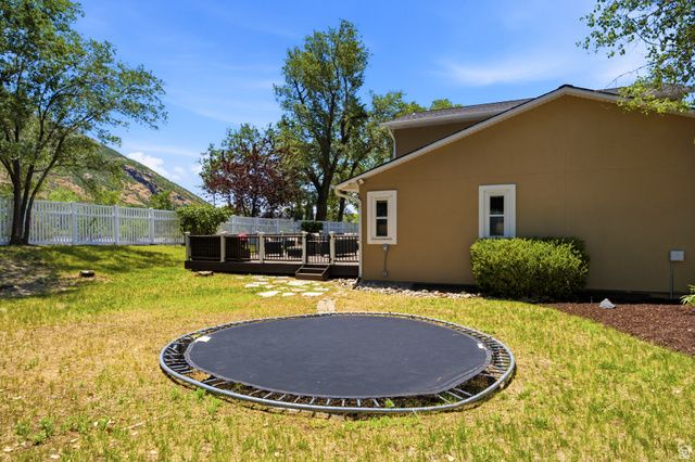 2744 E WOODHAMPTON CIR, Sandy, UT 84092