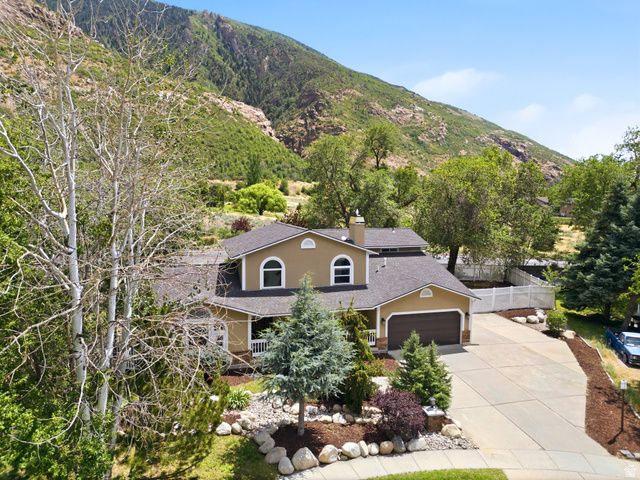 2744 E WOODHAMPTON CIR, Sandy, UT 84092