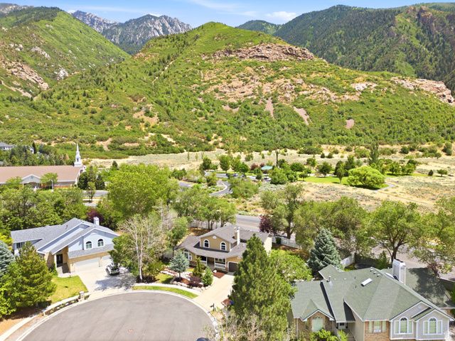 2744 E WOODHAMPTON CIR, Sandy, UT 84092