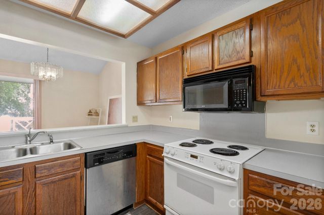 2834 Iron Gate Lane, Charlotte, NC 28212