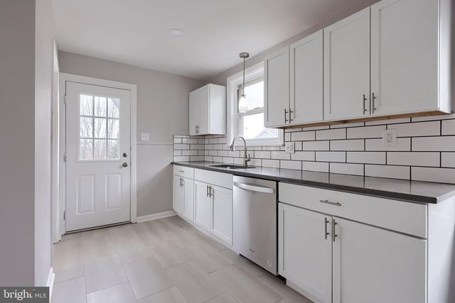 2017 OLD PHILADELPHIA PIKE, Smoketown, PA 17576