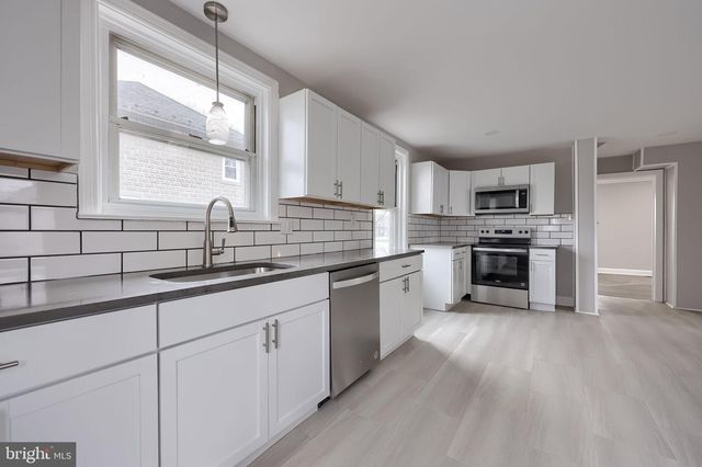 2017 OLD PHILADELPHIA PIKE, Smoketown, PA 17576