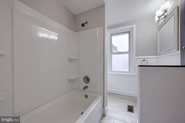 2017 OLD PHILADELPHIA PIKE, Smoketown, PA 17576