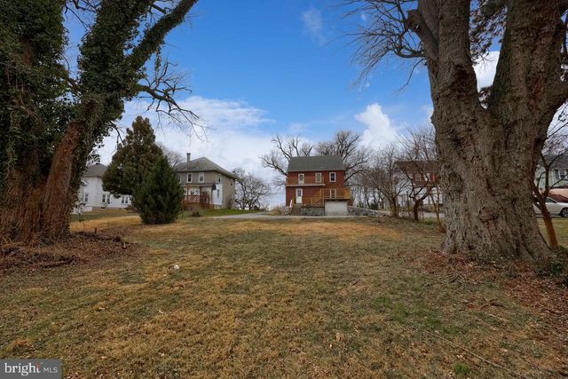 2017 OLD PHILADELPHIA PIKE, Smoketown, PA 17576