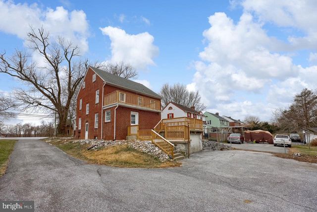 2017 OLD PHILADELPHIA PIKE, Smoketown, PA 17576