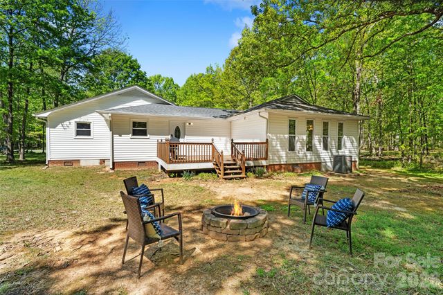 5801 Lindenwood Drive, Matthews, NC 28104