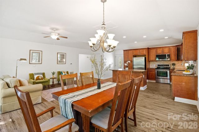 5801 Lindenwood Drive, Matthews, NC 28104