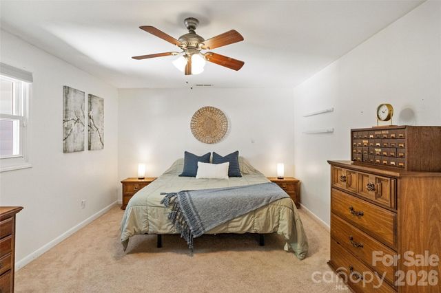 5801 Lindenwood Drive, Matthews, NC 28104