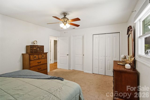 5801 Lindenwood Drive, Matthews, NC 28104