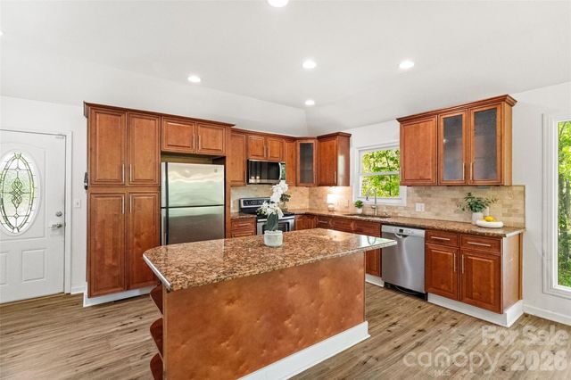 5801 Lindenwood Drive, Matthews, NC 28104