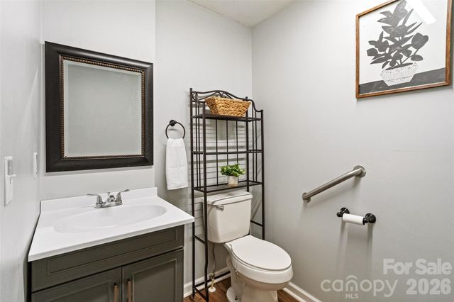 5801 Lindenwood Drive, Matthews, NC 28104