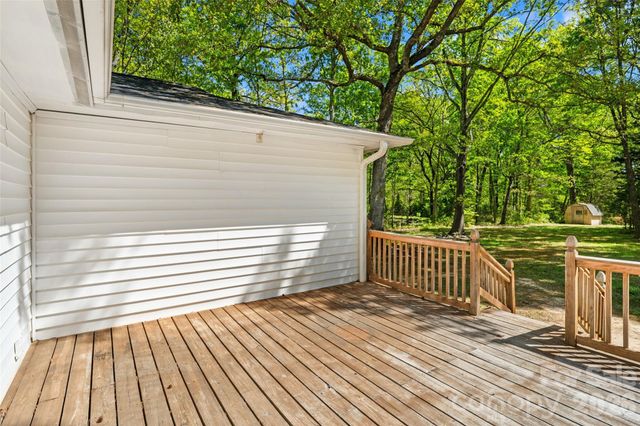 5801 Lindenwood Drive, Matthews, NC 28104