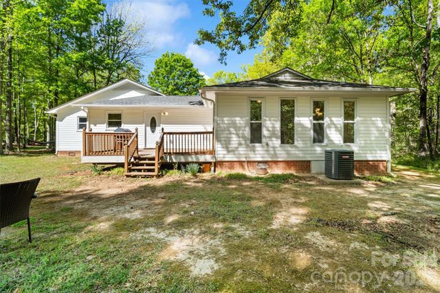 5801 Lindenwood Drive, Matthews, NC 28104