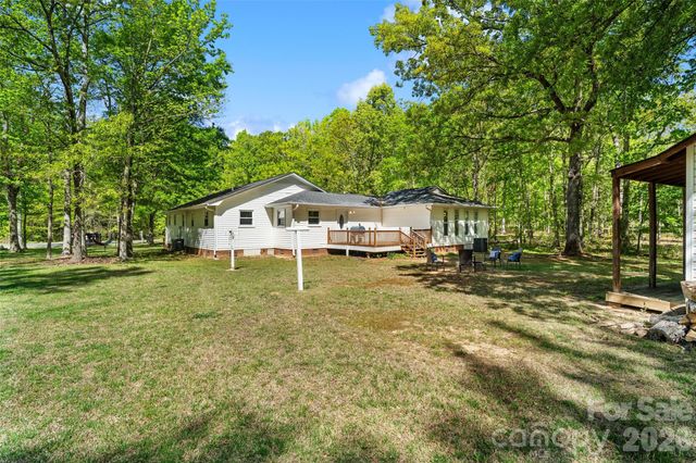 5801 Lindenwood Drive, Matthews, NC 28104