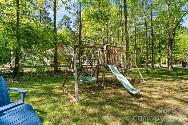 5801 Lindenwood Drive, Matthews, NC 28104