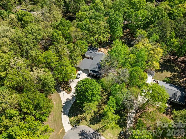 5801 Lindenwood Drive, Matthews, NC 28104