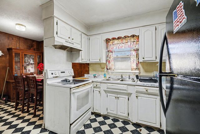 2014 Center Street, Spartanburg, SC 29303