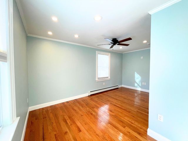 12 Briggs St 1, Salem, MA 01970