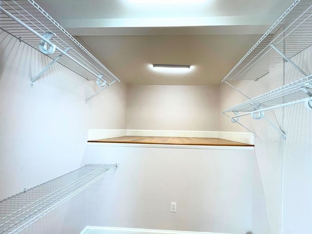 12 Briggs St 1, Salem, MA 01970