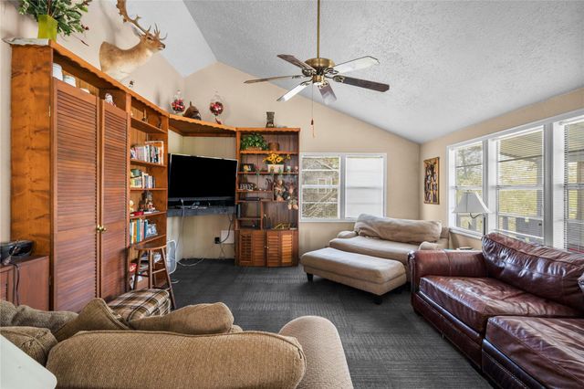 1161 Creeklake Drive, Onalaska, TX 77360