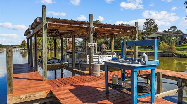 1161 Creeklake Drive, Onalaska, TX 77360