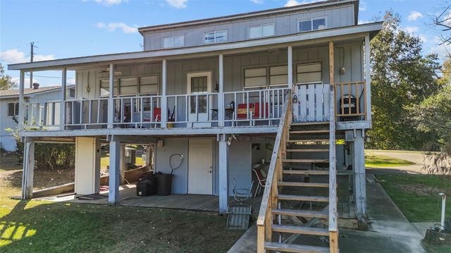 1161 Creeklake Drive, Onalaska, TX 77360