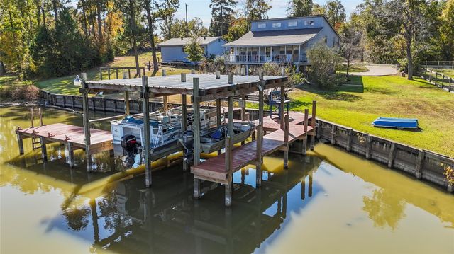 1161 Creeklake Drive, Onalaska, TX 77360