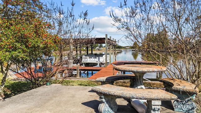 1161 Creeklake Drive, Onalaska, TX 77360