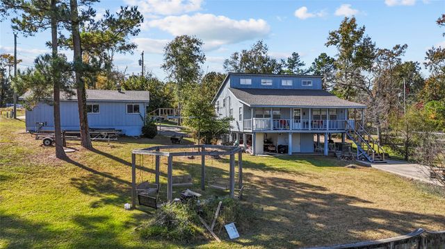 1161 Creeklake Drive, Onalaska, TX 77360