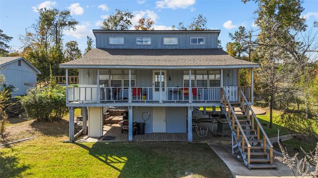 1161 Creeklake Drive, Onalaska, TX 77360