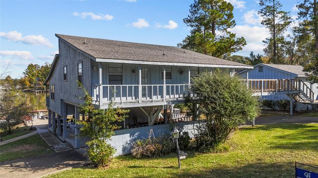 1161 Creeklake Drive, Onalaska, TX 77360