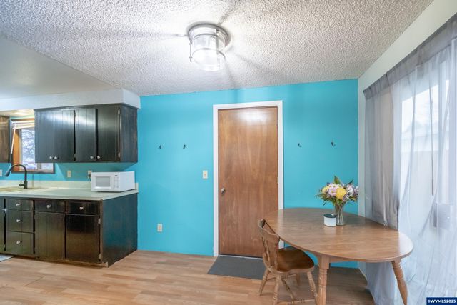 280 Honeysuckle St, Lebanon, OR 97567