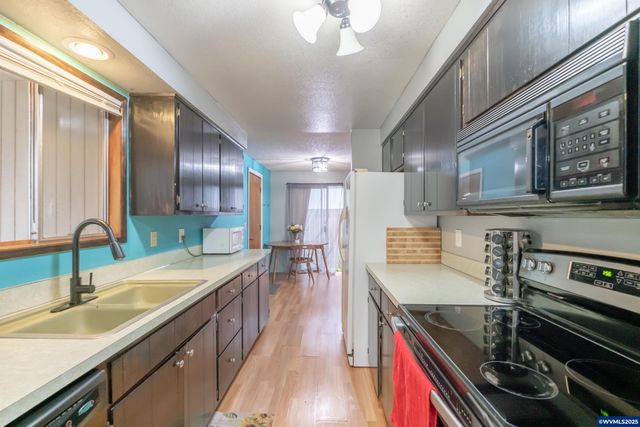 280 Honeysuckle St, Lebanon, OR 97567