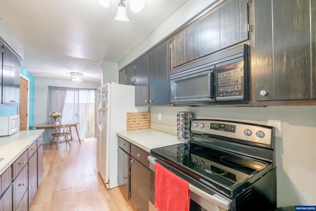 280 Honeysuckle St, Lebanon, OR 97567