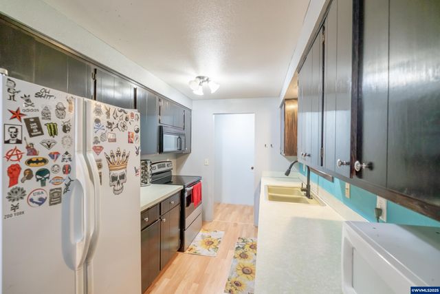 280 Honeysuckle St, Lebanon, OR 97567