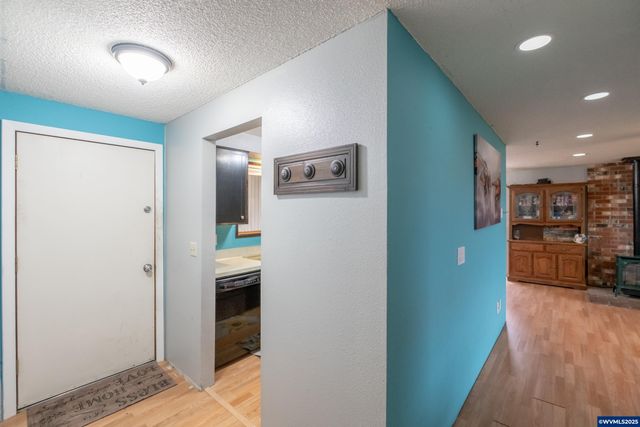 280 Honeysuckle St, Lebanon, OR 97567