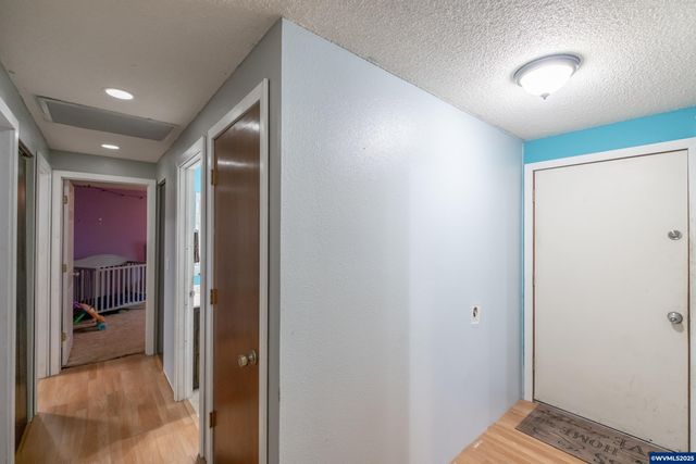 280 Honeysuckle St, Lebanon, OR 97567