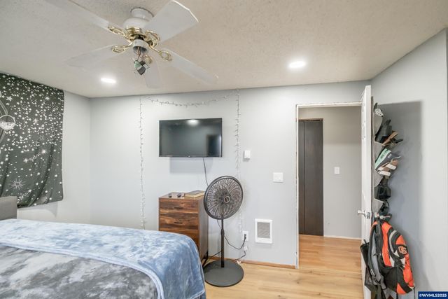 280 Honeysuckle St, Lebanon, OR 97567