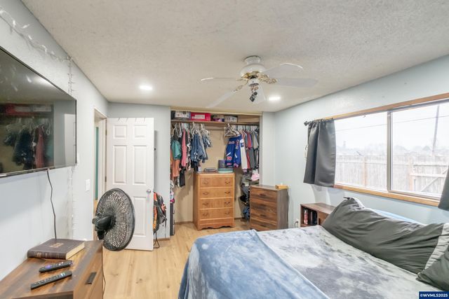 280 Honeysuckle St, Lebanon, OR 97567