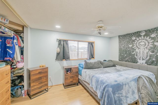 280 Honeysuckle St, Lebanon, OR 97567