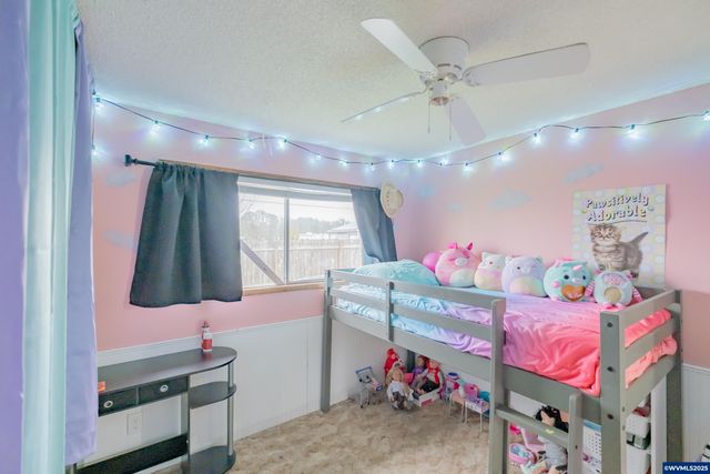 280 Honeysuckle St, Lebanon, OR 97567