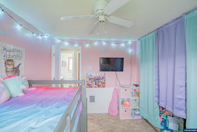 280 Honeysuckle St, Lebanon, OR 97567