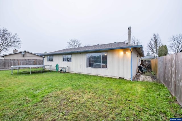 280 Honeysuckle St, Lebanon, OR 97567