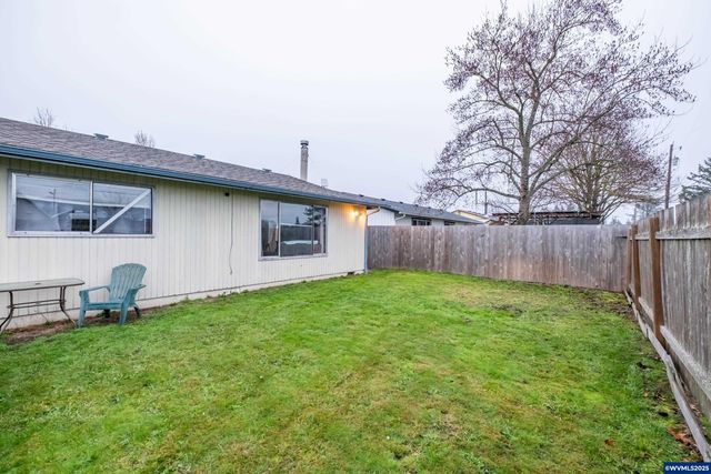 280 Honeysuckle St, Lebanon, OR 97567