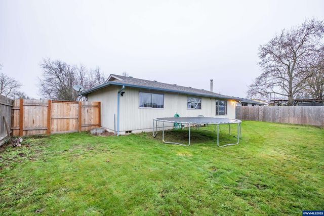 280 Honeysuckle St, Lebanon, OR 97567