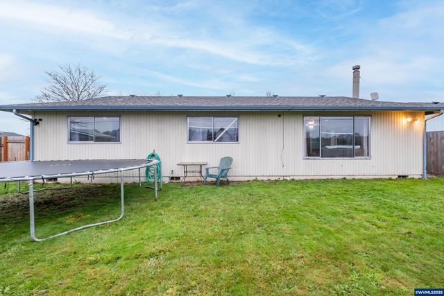 280 Honeysuckle St, Lebanon, OR 97567