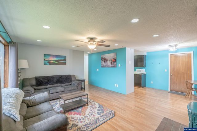 280 Honeysuckle St, Lebanon, OR 97567