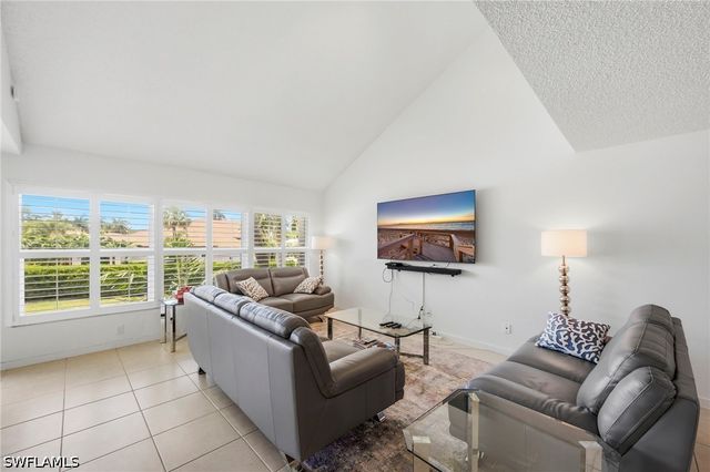 4092 Belair LN 17, Naples, FL 34103