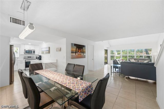 4092 Belair LN 17, Naples, FL 34103
