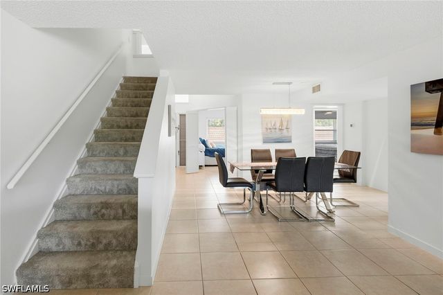 4092 Belair LN 17, Naples, FL 34103
